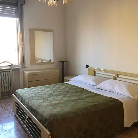Panoramic Lake Apartment 曼托瓦