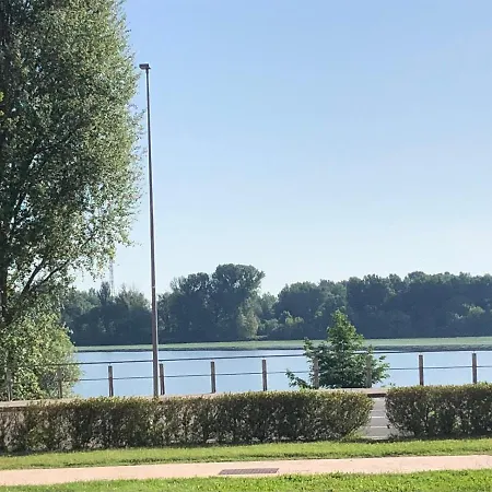 Panoramic Lake Apartment 公寓