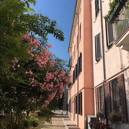 Panoramic Lake Apartment 曼托瓦